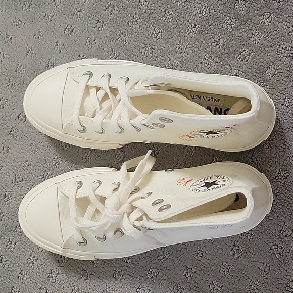 Converse Chuck Taylor All Star Lift Butterfly Wings Platform Sneaker - Picture 7 of 9